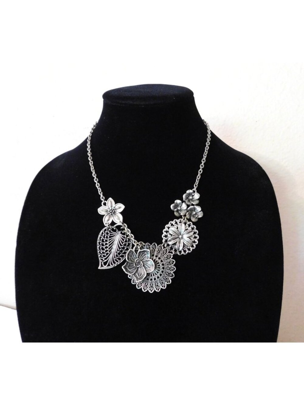 Premier Designs Botanical Floral Necklace Antiqued Matte Silver Plated 16-20"